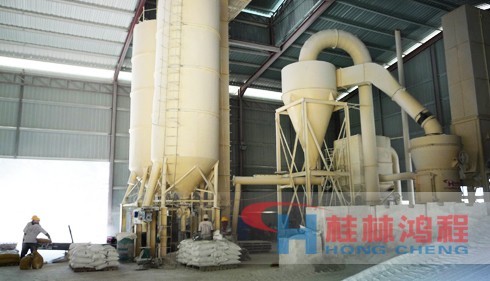 高岭土雷蒙磨粉机各品牌厂家报价特点
