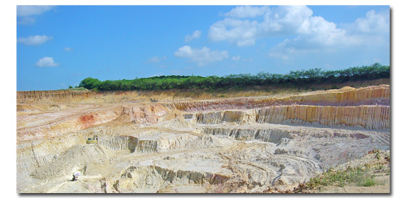 广西合浦县-高岭土探明储量达1.8亿吨，