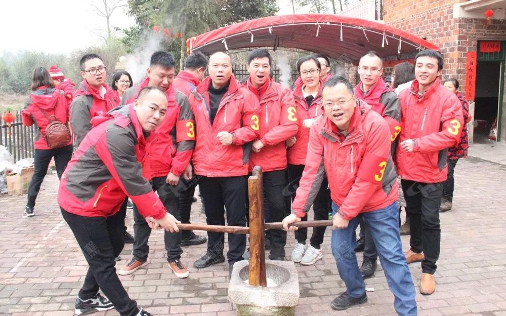 祝贺磨粉机厂家桂林鸿程第四届户外拓展圆满结束