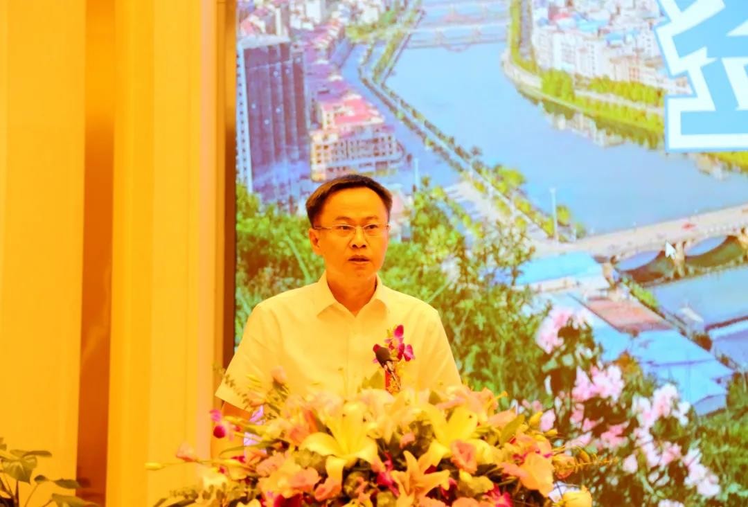 灌阳县委书记周春涌致辞